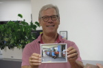 Udo erhält zum Andenken dieses Bild vom Sommerfest im vergangenen Jahr. Udo erhält zum Andenken dieses Bild vom Sommerfest im vergangenen Jahr.